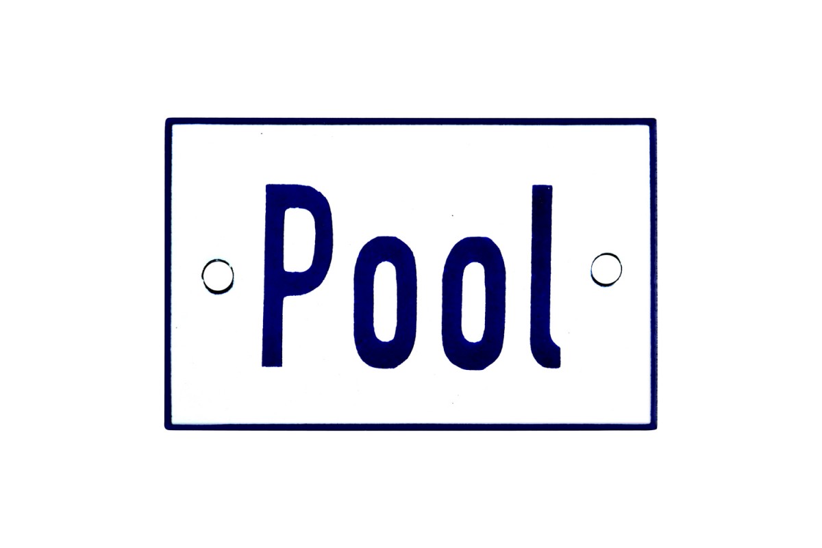 Emaljskylt Pool vit - blå 8 x 5 cm modell 1 Emaljskylt Pool vit - blå 8 x 5 cm modell 1