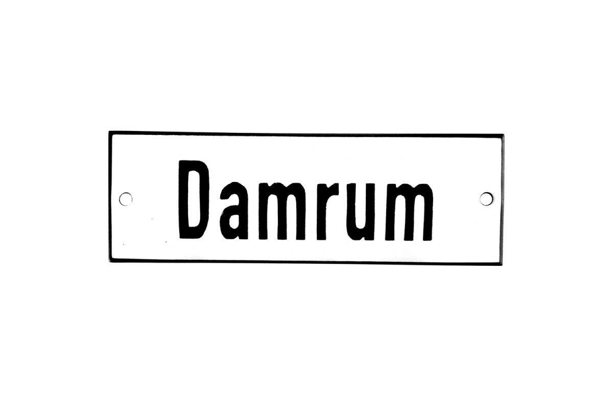 Emaljskylt Damrum vit - svart 12 x 5 cm modell 2 Emaljskylt Damrum vit - svart 12 x 5 cm modell 2