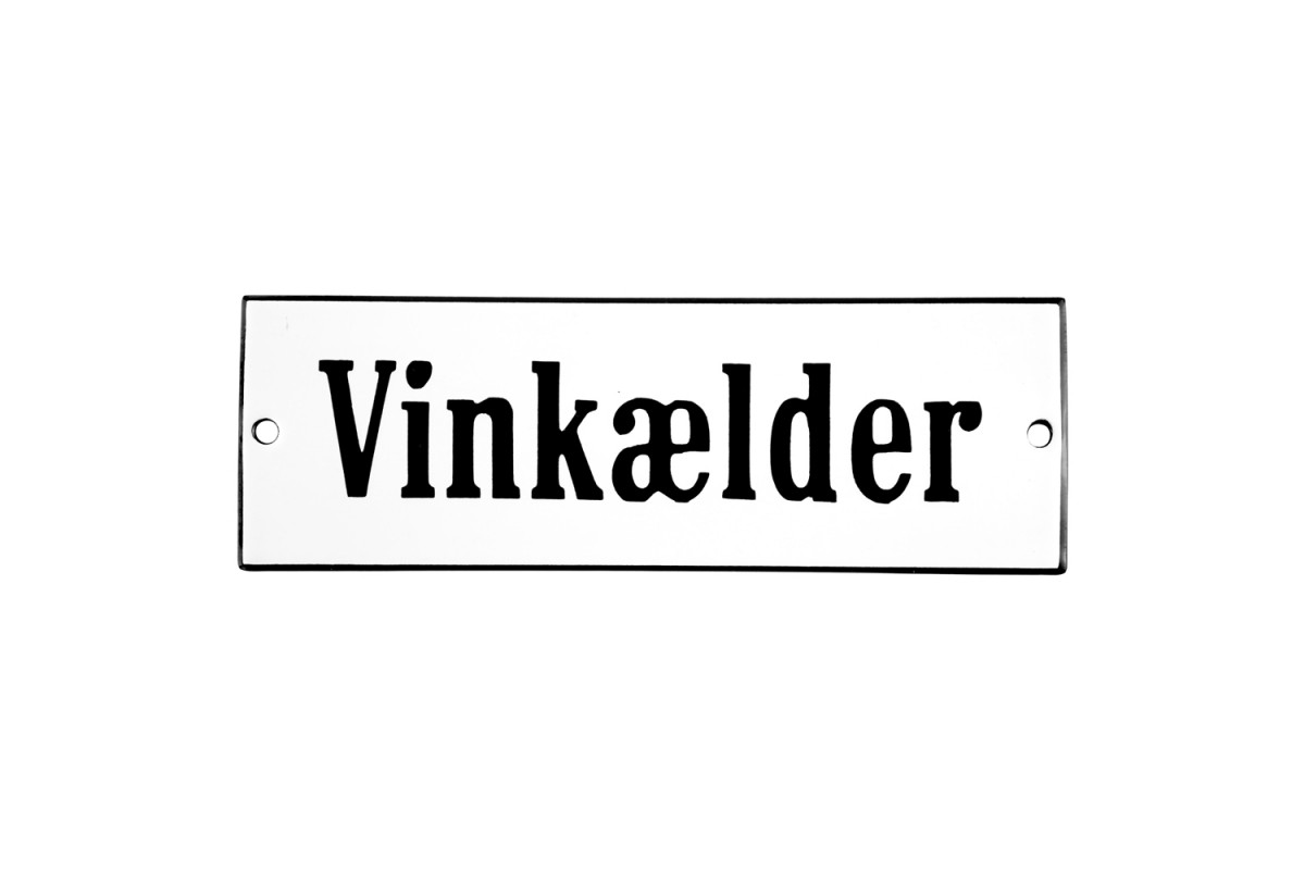 Emaljskylt Vinkælder vit - svart 15 x 5 cm modell 4 Emaljskylt Vinkælder vit - svart 15 x 5 cm modell 4